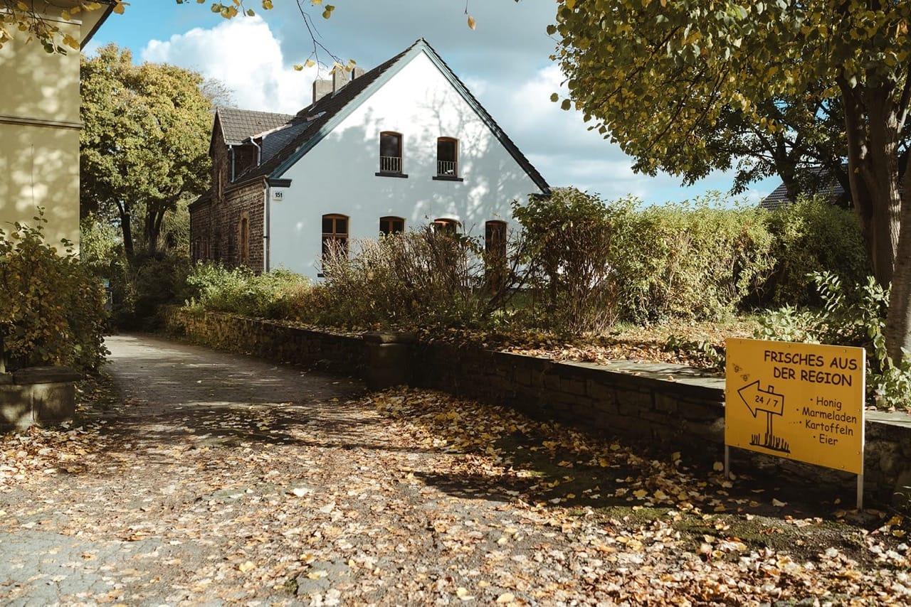 Unser Hof mit Selbstbedienungsautomat